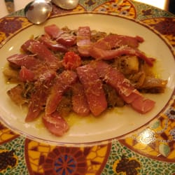 Aragon - Atún rojo con lecho de cebolla pochada y parmesano