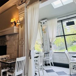 La Provence Boulangerie & Patisserie - Cozy!