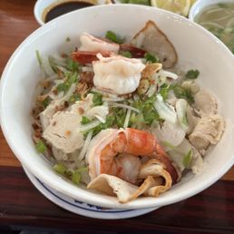 Combo clear noodle, dry style with soup on the side!
