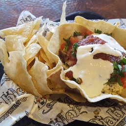Chicken bowl w/chips.