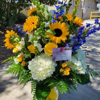 Alinas Florist and Boutique - Florists Near Me - Riverside, California Alinas Florist and Boutique - Florists Near Me - Riverside, California