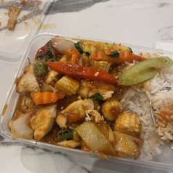 Thub Thim Thai - Chicken with Basil 1/2 order