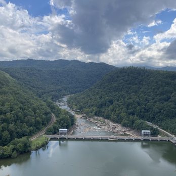 Hawks Nest Overlook - Hiking Near Me - Ansted, West Virginia