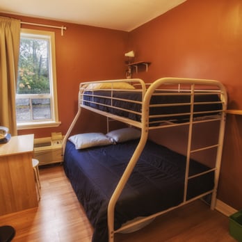 HI-Niagara Falls Hostel - Triple room - Hostels Near Me - Niagara Falls, Ontario HI-Niagara Falls Hostel - Triple room - Hostels Near Me - Niagara Falls, Ontario