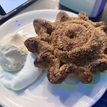Chi Spacca - Whole apple pie - Italian Near Me - Los Angeles, California