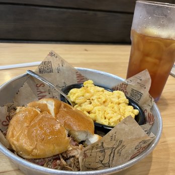 Sonny's BBQ - Pulled Pork sandwich with Mac n' Cheese and Iced Tea - Barbeque Near Me - DeLand, Florida Sonny's BBQ - Pulled Pork sandwich with Mac n' Cheese and Iced Tea - Barbeque Near Me - DeLand, Florida