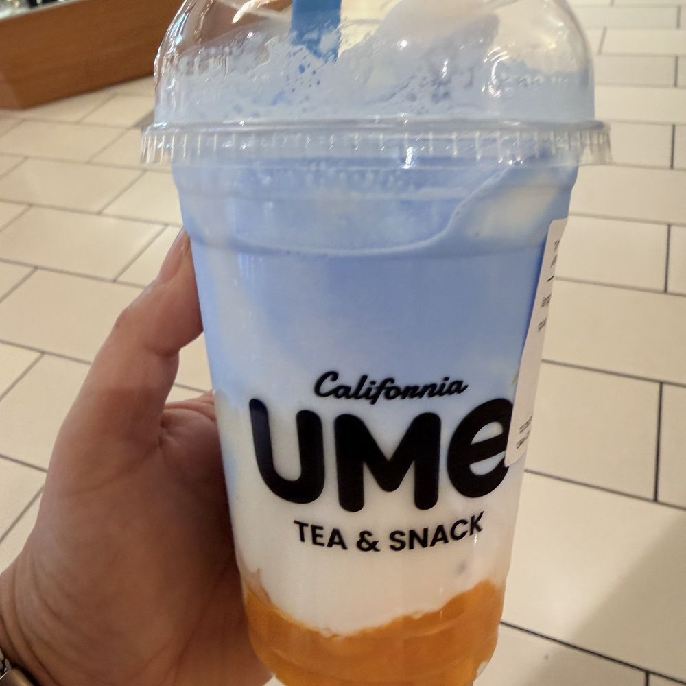 UMeMango Coconut Twilight yum. you can't see it but there's a marshmallow cloud on top.. UMeMango Coconut Twilight yum. you can't see it but there's a marshmallow cloud on top..