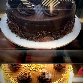Baklovah Bakery - Desserts Near Me - San Antonio, Texas