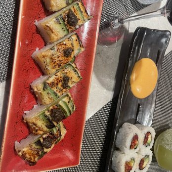 PLANTA Queen Nomad - SPICY TUNA ROLL , TORCHED & PRESSED - Vegetarian Near Me - New York, New York PLANTA Queen Nomad - SPICY TUNA ROLL , TORCHED & PRESSED - Vegetarian Near Me - New York, New York