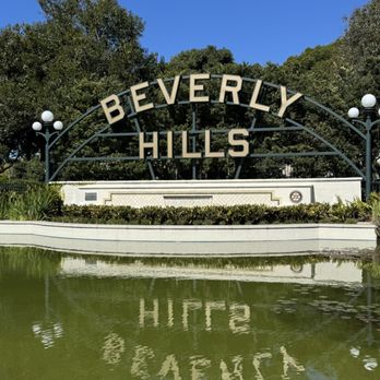 Hollywood Bus Tours - Beverly Hills sign. - Tours Near Me - Los Angeles, California Hollywood Bus Tours - Beverly Hills sign. - Tours Near Me - Los Angeles, California