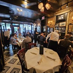 Pete's Tavern- interior