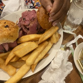 Junior's Restaurant - Corned Beef & Pastrami combo - Bakeries Near Me - Brooklyn, New York