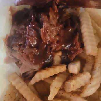 Turkey Leg Paradise - Turkey Leg sandwich with sweet heat sauce - Barbeque Near Me - Dallas, Texas Turkey Leg Paradise - Turkey Leg sandwich with sweet heat sauce - Barbeque Near Me - Dallas, Texas