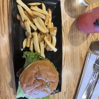 Side Street Cafe - Smash burger - American Near Me - Bar Harbor, Maine Side Street Cafe - Smash burger - American Near Me - Bar Harbor, Maine