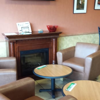 Subway - Swanky interior with leather club chairs, fireplace and flat screen television. - Sandwiches Near Me - Bainbridge Island, Washington Subway - Swanky interior with leather club chairs, fireplace and flat screen television. - Sandwiches Near Me - Bainbridge Island, Washington