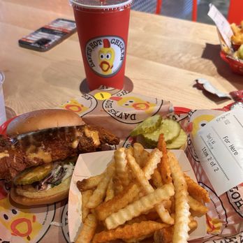 Dave's Hot Chicken - Chicken Shop Near Me - Riverview, Florida Dave's Hot Chicken - Chicken Shop Near Me - Riverview, Florida