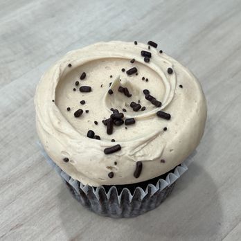SusieCakes - Downtown LA - Peanut Butter Cupcake - Bakeries Near Me - Los Angeles, California SusieCakes - Downtown LA - Peanut Butter Cupcake - Bakeries Near Me - Los Angeles, California