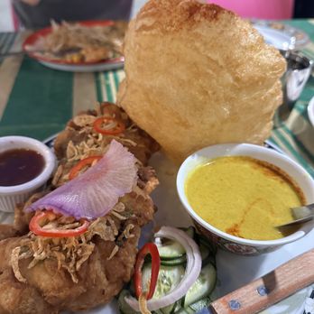 Funky Elephant - Thai Near Me - Berkeley, California