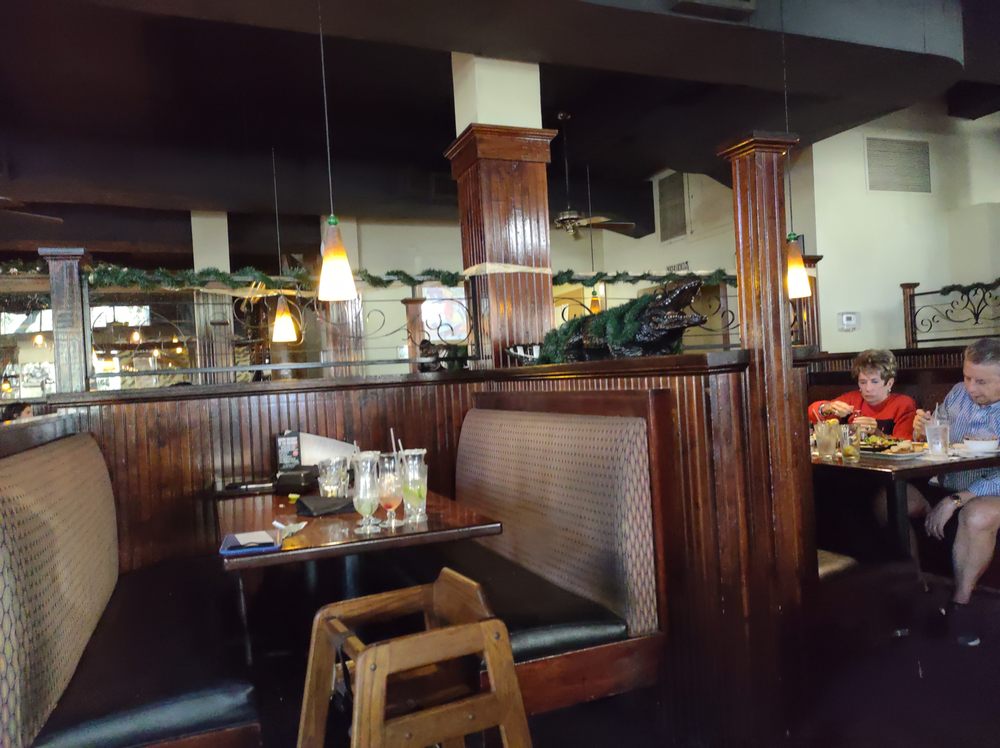 Harry's Seafood Bar and Grille