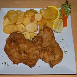 Restaurant Hessischer Hof - Hähnchenschnitzel 15,90€