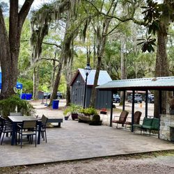 Deep Water Vineyard - Nice outdoor area