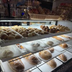 El Colombiano - Pan de Bono  Pan de Yuca  Chicharron  Cafe con Leche  Good Vibes !!  Fresh Bread !!