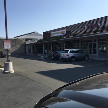 Road Runner Sports - Sports Wear Near Me - Berkeley, California Road Runner Sports - Sports Wear Near Me - Berkeley, California