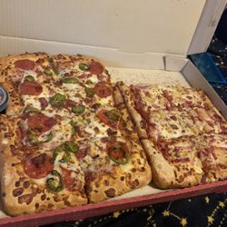 Pizza Hut - Ordered the Backyard BBQ Chicken pizza and got one with pepperoni & jalapeños instead?