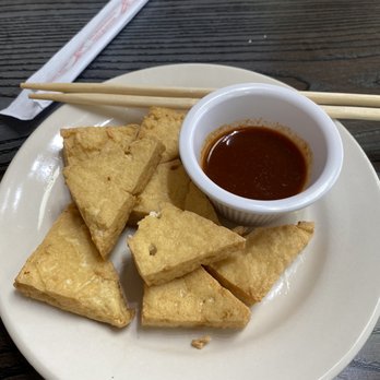 Zoe's Noodle House - Fried tofu with chili sauce - Asian Fusion Near Me - Lawrence, Kansas Zoe's Noodle House - Fried tofu with chili sauce - Asian Fusion Near Me - Lawrence, Kansas