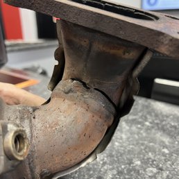 Cracked catalytic converter