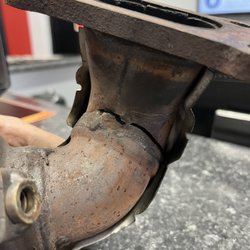 X-Pert Automotive - Cracked catalytic converter