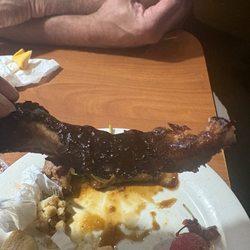 Fusion Buffet - Dust in the rib.. the meat on the rib was dry as dust, they tried to cover it up w blobs of bbq sauce