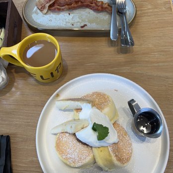 Flipper’s - Caramel banana chocolate pancake - Pancakes Near Me - New York, New York