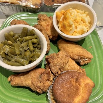 Mama J's Kitchen - Fried Chicken, Macaroni & Cheese, String Beans, Peach Cobbler and Bread Pudding!! - Soul Food Near Me - Richmond, Virginia