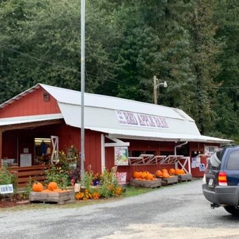 Red Apple Barn - Farmers Market Near Me - Ellijay, Georgia