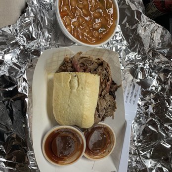 Nomad's BBQ - Brisket and beans - Food Trucks Near Me - Albuquerque, New Mexico