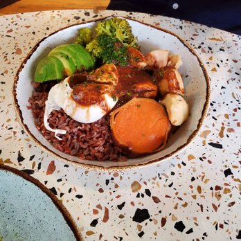Nicolau Porto - Chicken bowl. Very filling. - Restaurants Near Me - Porto, 13