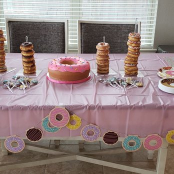 Cocoa Donuts - Oreo bombs, strawberry sprinkle, glazed, chocolate glazed, vanilla sprinkle - Donuts Near Me - Cypress, Texas Cocoa Donuts - Oreo bombs, strawberry sprinkle, glazed, chocolate glazed, vanilla sprinkle - Donuts Near Me - Cypress, Texas