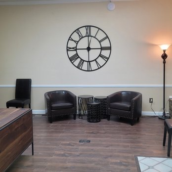 Quick Bail Bailbond - Come on in to our office we will be happy to be of service.
731-616-1110 or 
731-616-0909 - Bail Bondsmen Near Me - Jackson, Tennessee