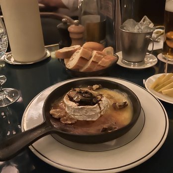 Le Sancerre - Brasseries Near Me - Paris, 75