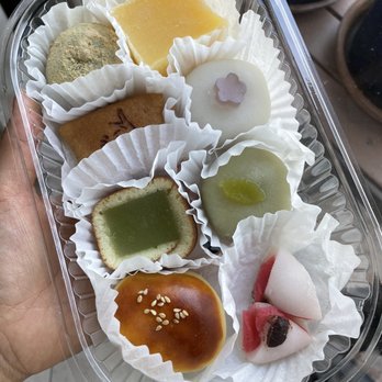 Fugetsu-Do - Candy Stores Near Me - Los Angeles, California