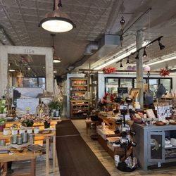 Main Floral - Fun gift shop, great floral and house plant selection (Oakwood cafe inside for coffee, breakfast and lunch)