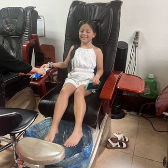 Rainbow Nails & Spa - My daughter getting her pedicure! - Nail Salons Near Me - Ontario, California Rainbow Nails & Spa - My daughter getting her pedicure! - Nail Salons Near Me - Ontario, California