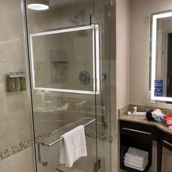 Hilton Americas - Bathroom! - Hotels Near Me - Houston, Texas
