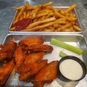 Prospect Park - Wings and fries.. - Sports Bars Near Me - Houston, Texas Prospect Park - Wings and fries.. - Sports Bars Near Me - Houston, Texas