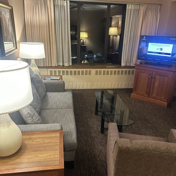 Hotel Captain Cook - Junior Suite sitting room. - Hotels Near Me - Anchorage, Alaska