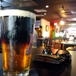 Fitz's Thirsty Irishman - Black and blonde, the bartender's well-intentioned response to my Irishman's half-and-half or black and tan request