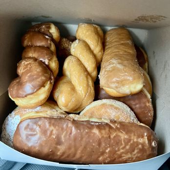 Dey's Doughnuts & Croissants - Donuts Near Me - Long Beach, California