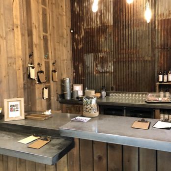 Peltzer Winery - Wineries Near Me - Temecula, California