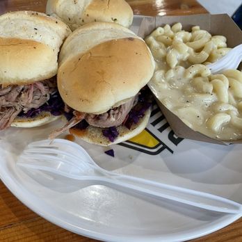 Phoodery - Pulled pork sliders and mac &cheese - Food Court Near Me - Phoenix, Oregon Phoodery - Pulled pork sliders and mac &cheese - Food Court Near Me - Phoenix, Oregon